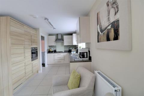 8 Sutton Crescent, Barton Under Needwood, Burton-on-trent, DE13 8FE
