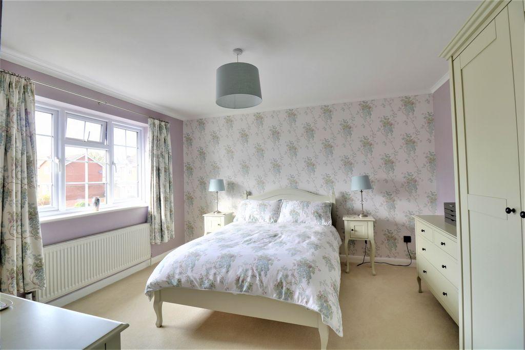 Bedroom 2 (Double)
