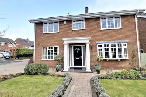 13 Fallowfield Drive, Barton Under Needwood, Burton-on-trent, DE13 8DH