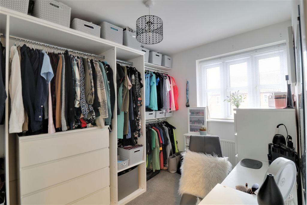Bedroom 2 (Double)