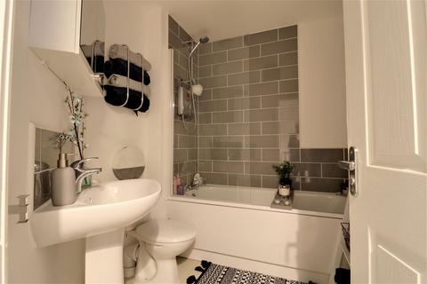 57 Cascade Close, Burton-on-trent, DE14 1DX
