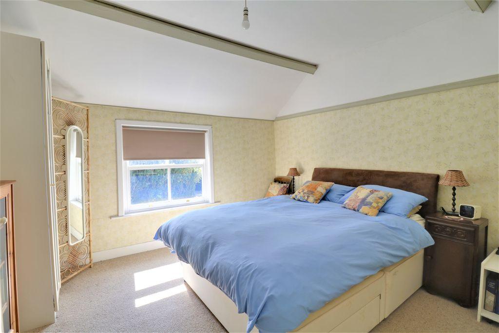 Bedroom 2 (Double)