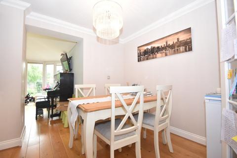 55 Cornelius Vale, Chelmsford, CM2 6GY