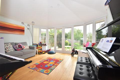 55 Cornelius Vale, Chelmsford, CM2 6GY