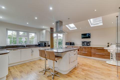 11 Alderdale Crescent, Solihull, B92 9QF