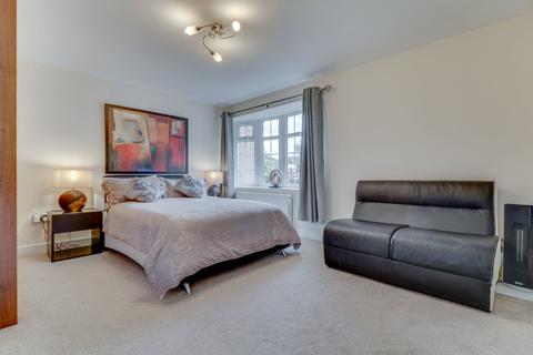 11 Alderdale Crescent, Solihull, B92 9QF
