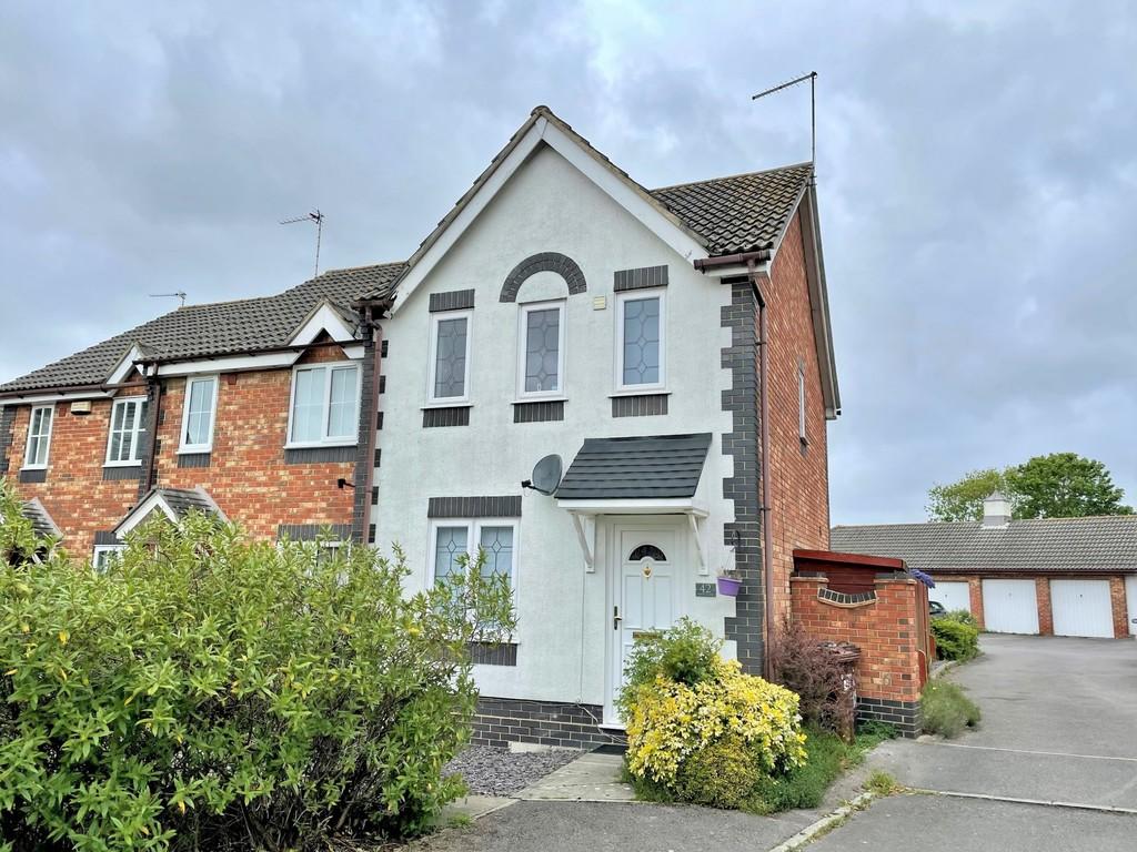 Rosemary Gardens, Whiteley 2 bed end of terrace house £267,500