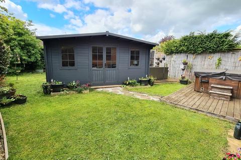 47 Beech Drive, Brackley, NN13 6JG