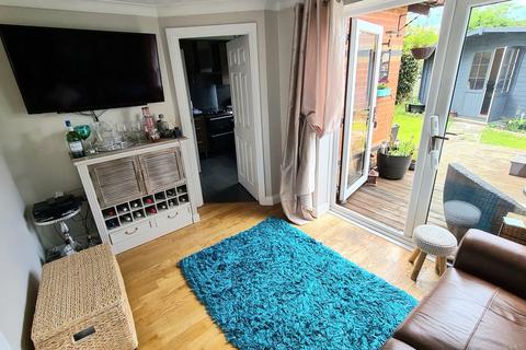 47 Beech Drive, Brackley, NN13 6JG