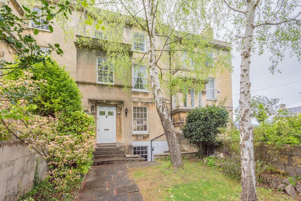 Bloomfield Road, Bath 1 bed ground floor flat £900 pcm (£208 pw)