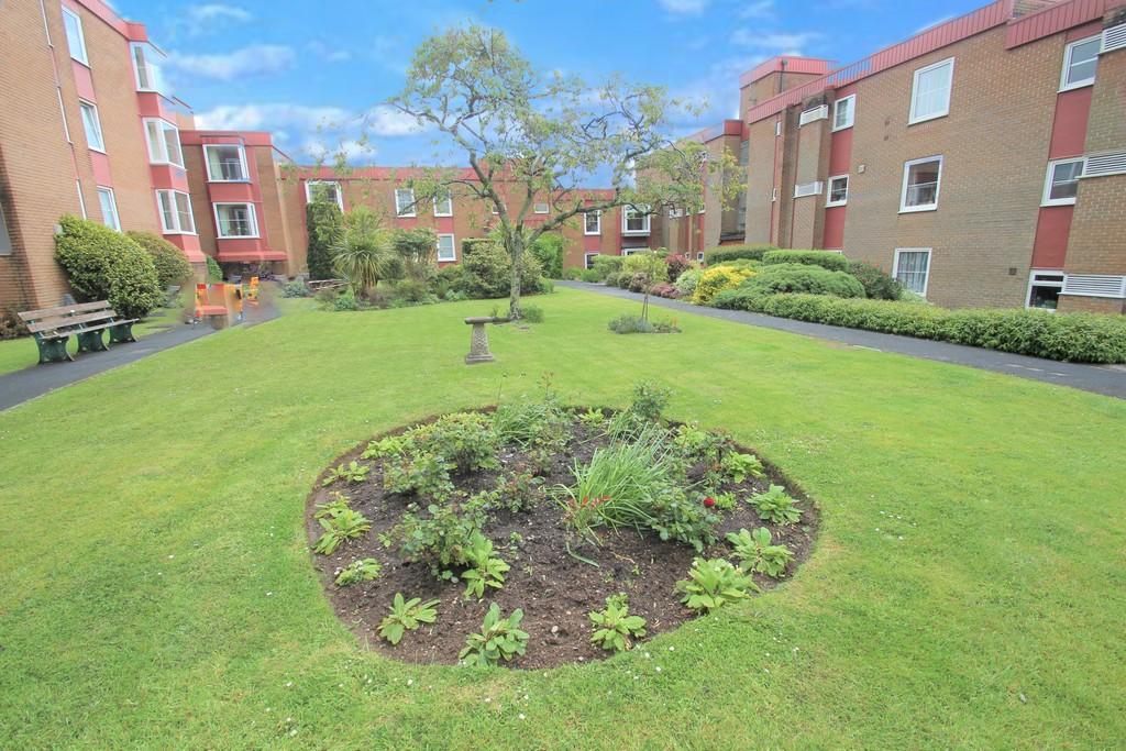 Mannamead Court, Mannamead 1 bed flat £110,000