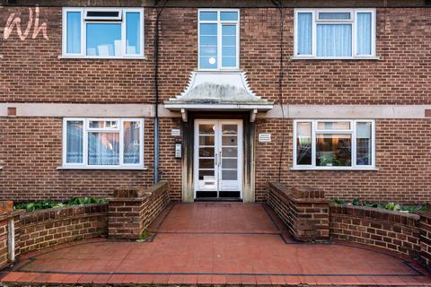 2 bedroom flat to rent, Sheridan Mansions, Sheridan Terrace