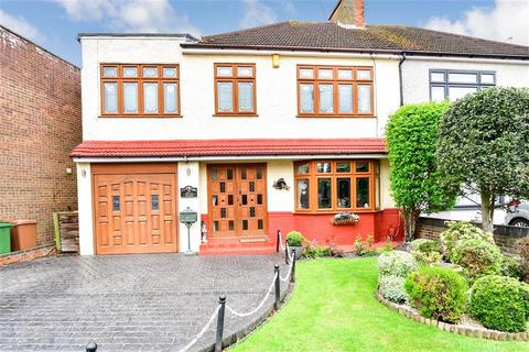71 Selwyn Crescent, Welling, DA16 2AN