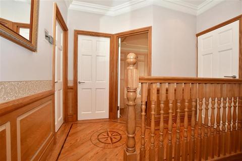 71 Selwyn Crescent, Welling, DA16 2AN