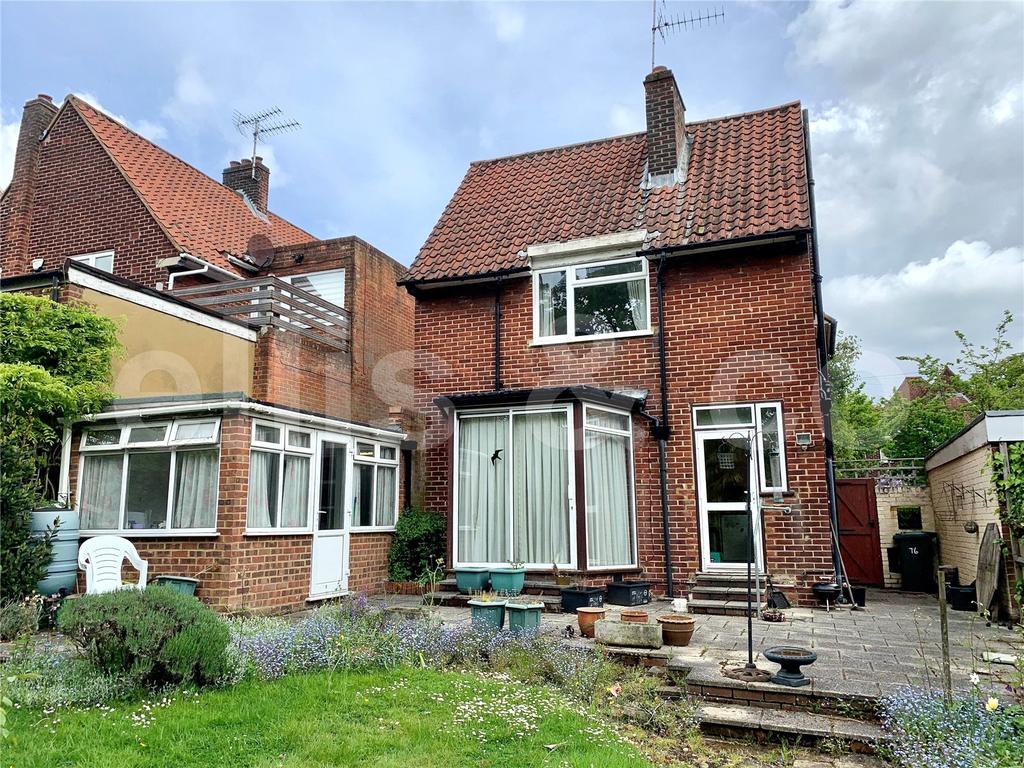 Sunnyfield, Mill Hill, London, NW7 3 bed detached house £950,000