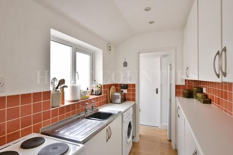 11 Frampton Road, Potters Bar, EN6 1JF