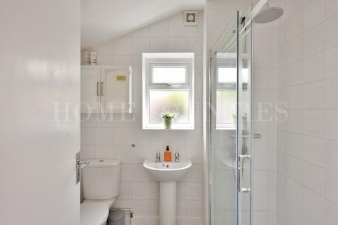 11 Frampton Road, Potters Bar, EN6 1JF