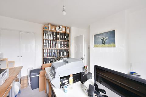 11 Frampton Road, Potters Bar, EN6 1JF