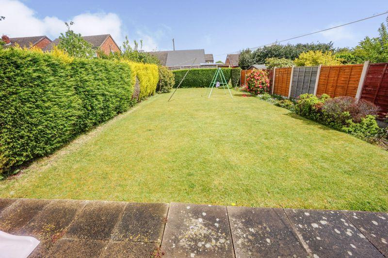 Wrens Avenue, Tipton 3 bed semidetached house £220,000
