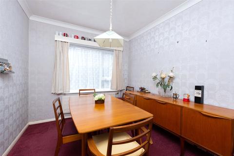 40 Bowmonts Road, Tadley, RG26 3SA