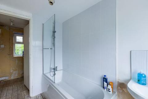 20 West Road, South Ockendon, RM15 6PH