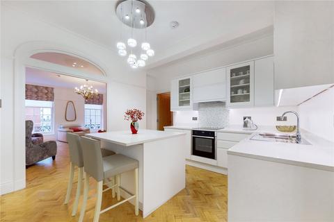 3 bedroom apartment to rent, Mayfair, London W1J