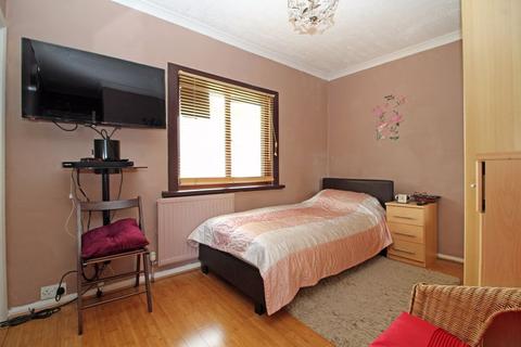 52 Harrow Road, Warlingham, CR6 9EW