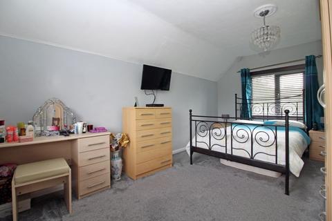 52 Harrow Road, Warlingham, CR6 9EW