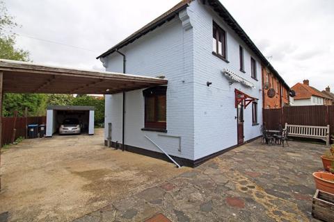 52 Harrow Road, Warlingham, CR6 9EW