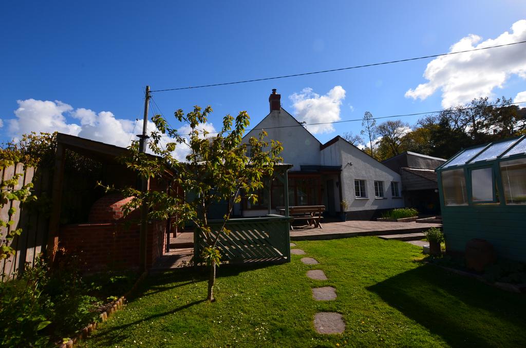 Westacott Lane, Barnstaple EX32 4 bed detached house £495,000