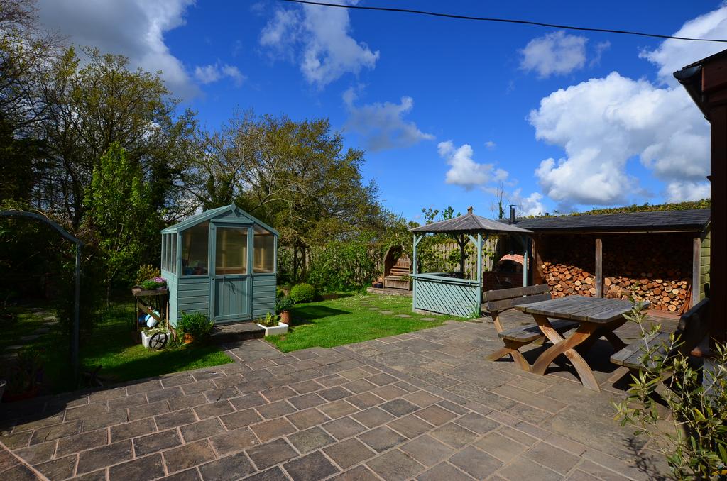 Westacott Lane, Barnstaple EX32 4 bed detached house £495,000