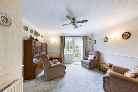 40 Blackwater Way, Longlevens, Gloucester, GL2 0XN