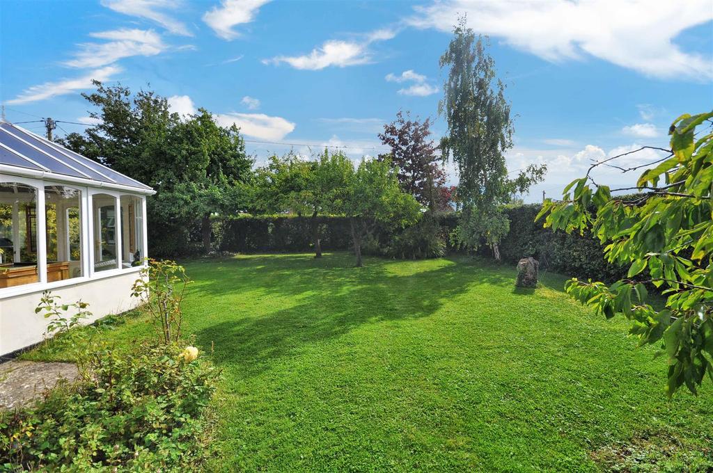 Thame Road, Blackthorn, Bicester 4 bed detached house £650,000