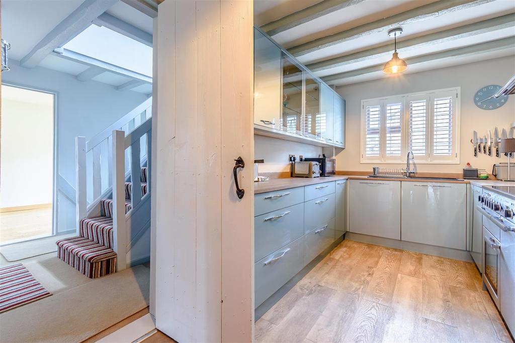 8466172-interior07.jpg