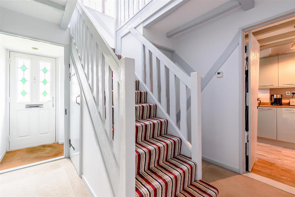 8466172-interior03.jpg