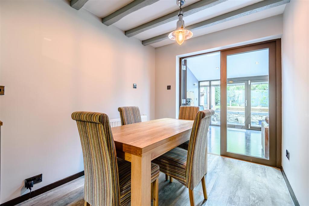 8466172-interior08.jpg