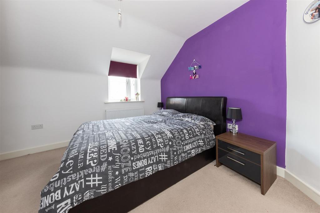 Vauxhall Way, Dunstable 2 bed coach house £230,000