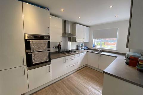 3 Neptune Close, Salford, M7 1AX