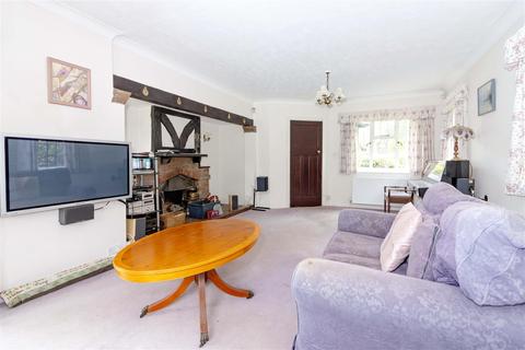 79 Rectory Road, Worthing, BN14 7PD