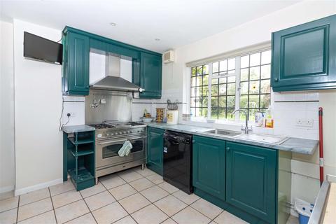 79 Rectory Road, Worthing, BN14 7PD