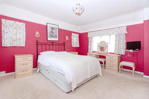 79 Rectory Road, Worthing, BN14 7PD