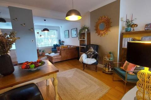 29 Alberta Road, Enfield, EN1 1JA