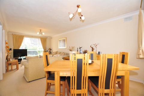 122 Blakedown Road, Halesowen, B63 4QL