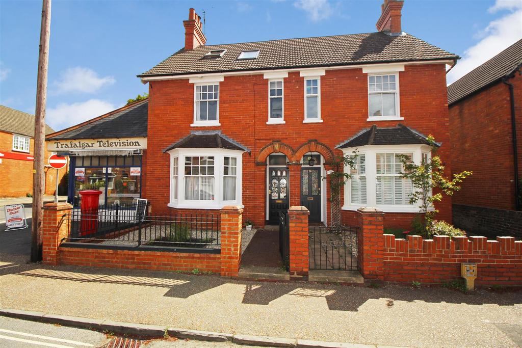 Trafalgar Road, Horsham 4 bed terraced house £520,000