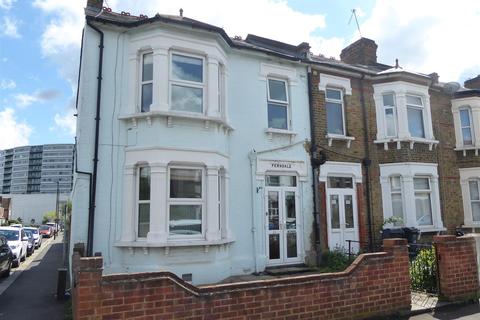 39 Montague Road, Hounslow, TW3 1LG