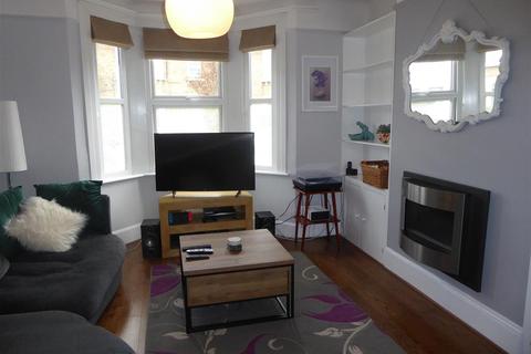39 Montague Road, Hounslow, TW3 1LG