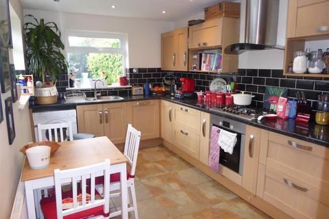 39 Montague Road, Hounslow, TW3 1LG