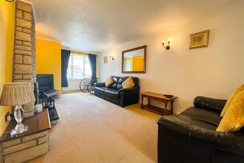 7 Hamilton Drive, Studley, B80 7RP
