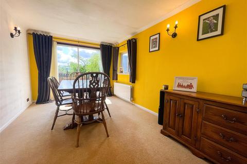 7 Hamilton Drive, Studley, B80 7RP