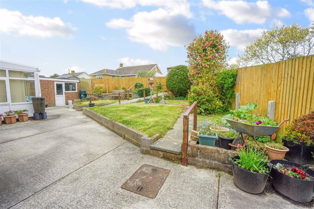 Hickman Way, Hastings, East Sussex 2 bed detached bungalow £360,000